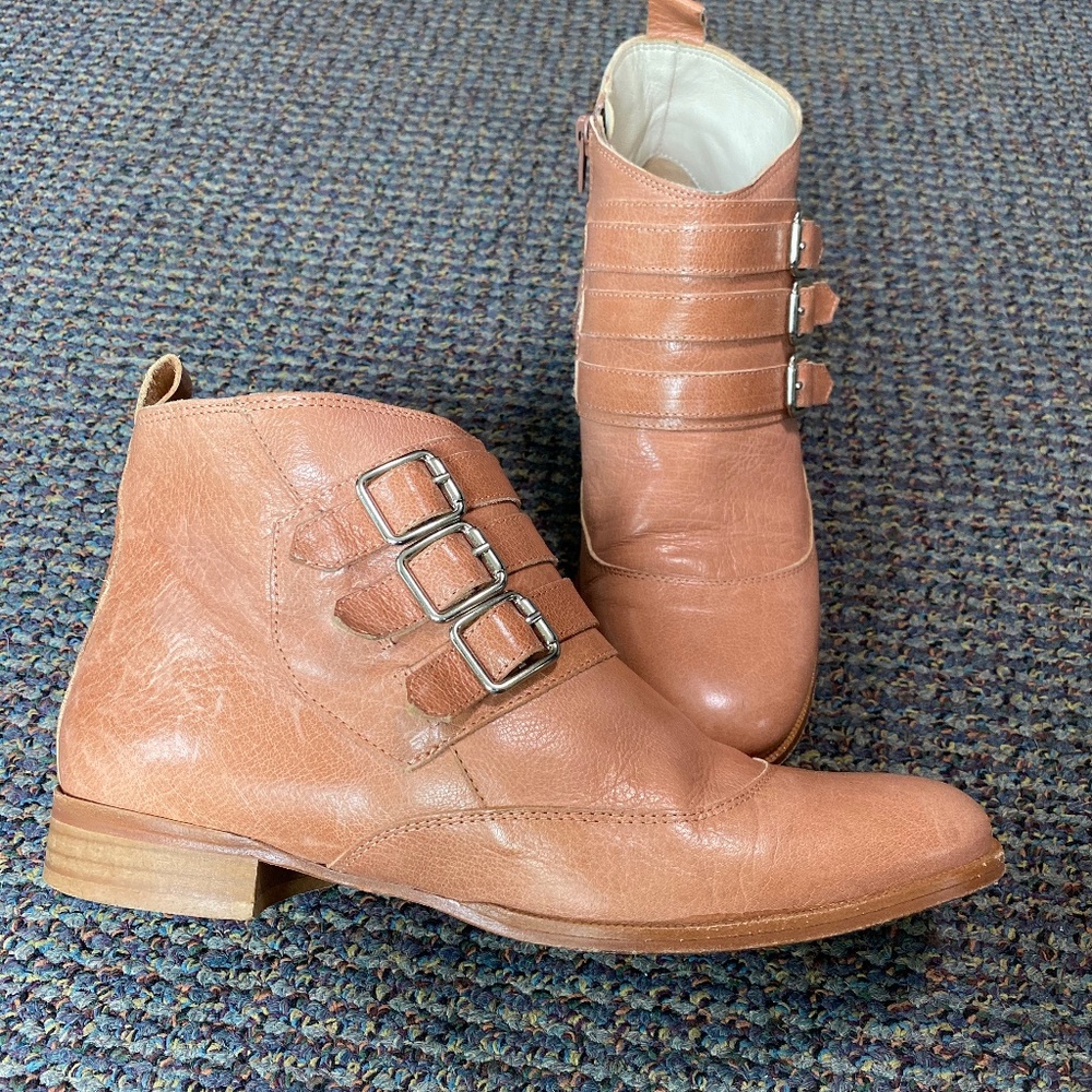 Candela Colt Booties in Blush Size 7